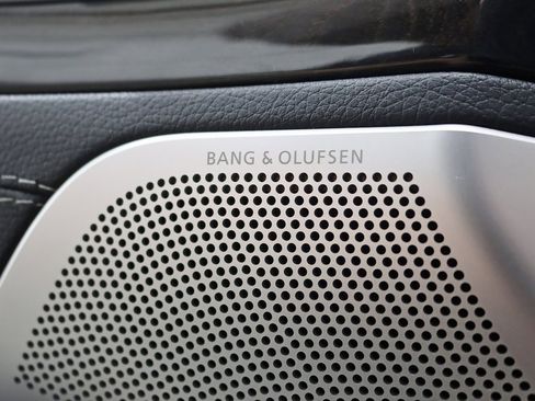 Used 2013 Mercedes-Benz SL 550 image 32