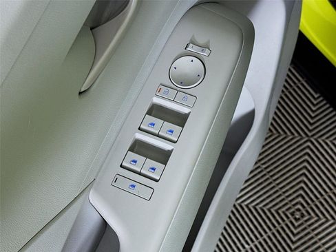 Certified 2024 Hyundai Kona SEL FWD image 18