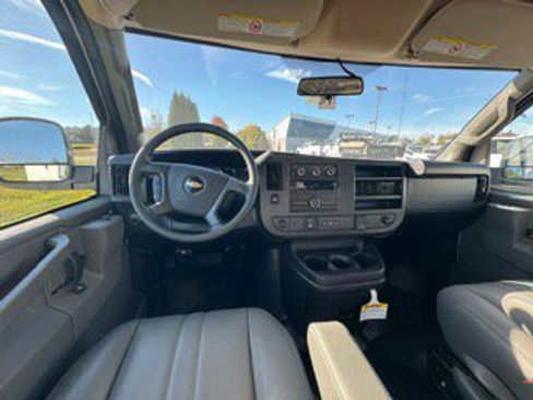 New 2025 Chevrolet Express 2500 w/ Driver Convenience Package image 25