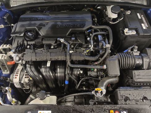 Used 2023 Hyundai Elantra Limited image 30