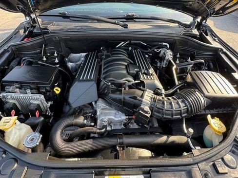 Used 2019 Dodge Durango SRT w/ Technology Group AWD/4WD image 2
