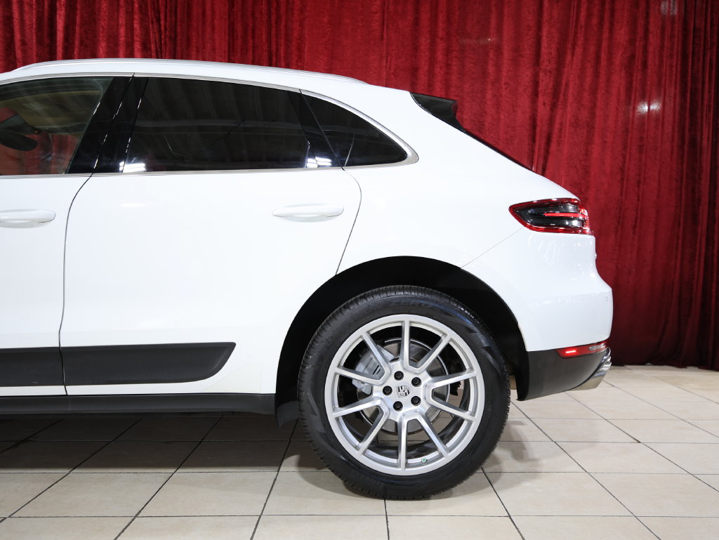 Used 2017 Porsche Macan S AWD/4WD image 5