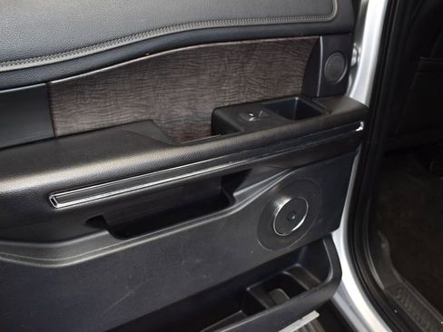 Used 2018 Ford Expedition Limited image 15