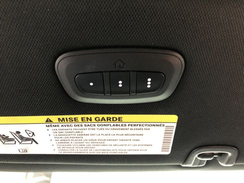 Certified 2024 Chrysler Pacifica Limited w/ S Appearance Package image 24