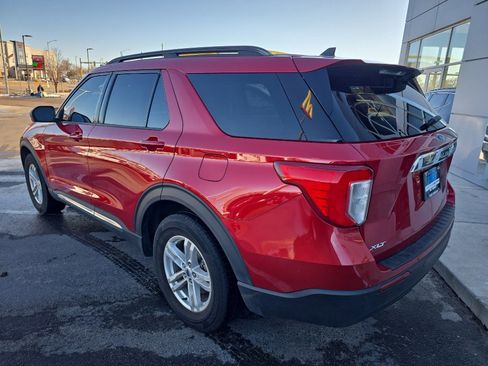 Used 2021 Ford Explorer XLT image 7