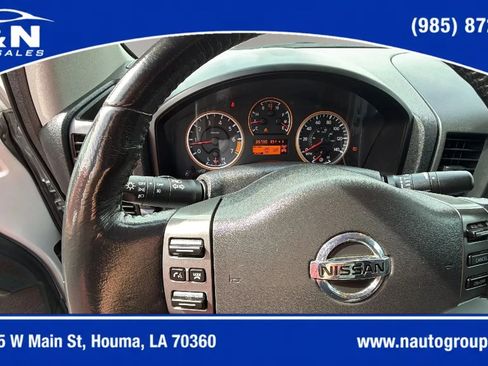 Used 2012 Nissan Titan SV w/ SV Value Truck Pkg AWD/4WD image 10