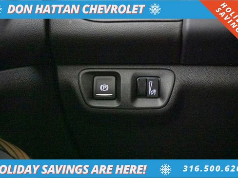 Used 2023 GMC Acadia SLE w/ Driver Convenience Package image 16