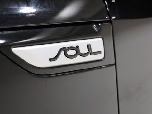 Used 2018 Kia Soul w/ Convenience Package FWD image 12