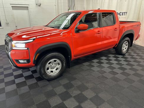 Used 2025 Nissan Frontier PRO-4X w/ Tow Package AWD/4WD image 5