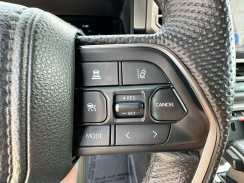 Used 2025 Toyota Tundra Limited image 35