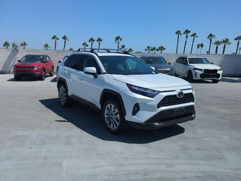 Used 2023 Toyota RAV4 XLE Premium FWD image 3