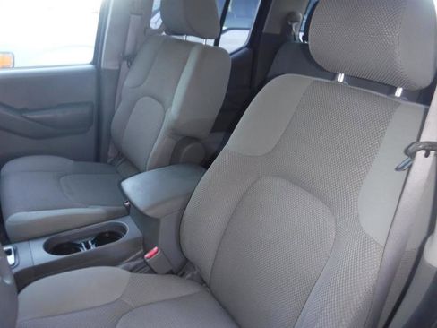 Used 2009 Nissan Frontier SE w/ SE Value Truck Pkg image 29