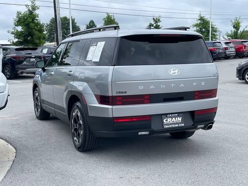 Used 2025 Hyundai Santa Fe SEL FWD image 5