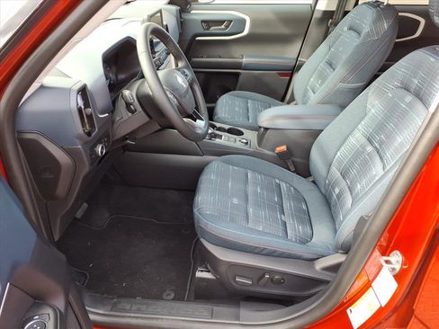 Used 2024 Ford Bronco Sport Heritage w/ Heritage Convenience Package image 4