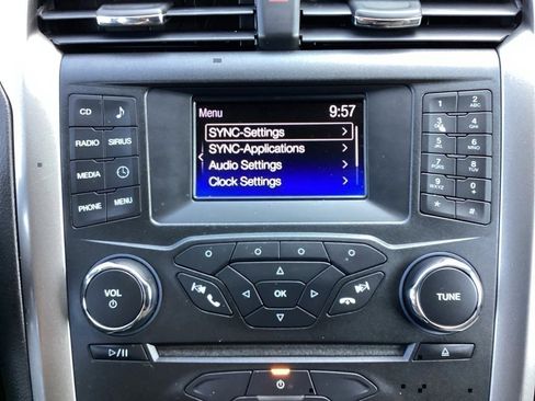 Used 2017 Ford Fusion SE image 44