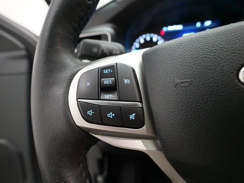 Used 2024 Ford Explorer XLT w/ Equipment Group 202A image 19