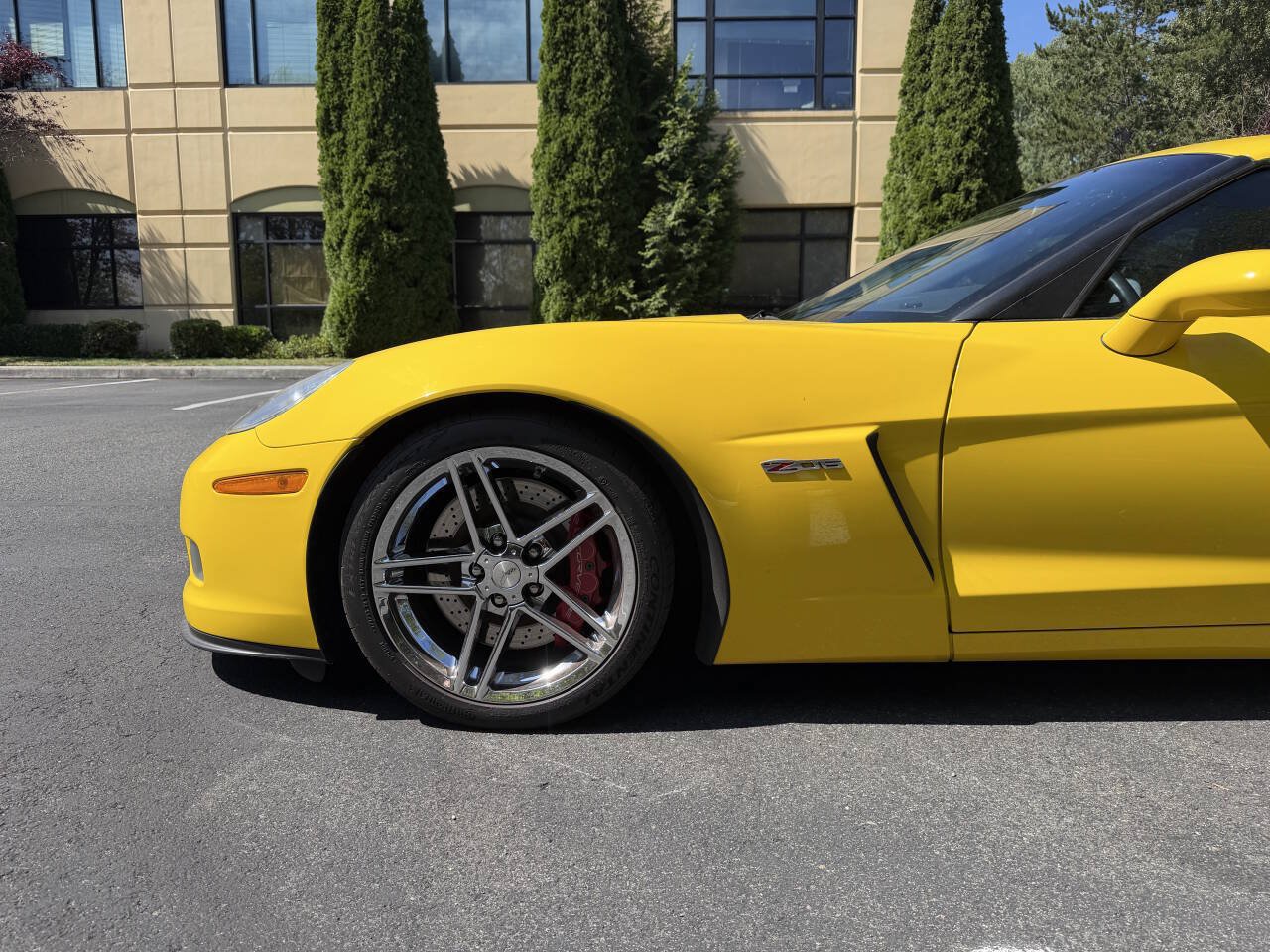 Used 2007 Chevrolet Corvette Z06 w/ Preferred Equipment Group RWD image 9