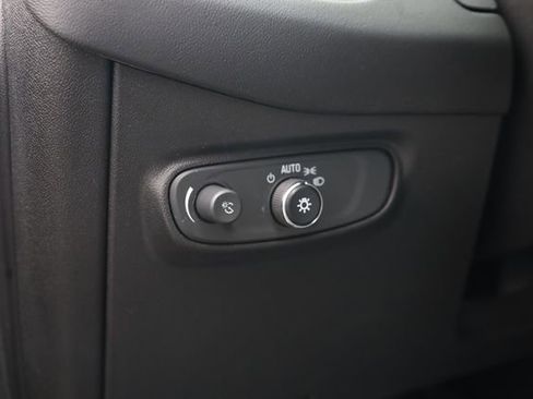 Used 2022 Chevrolet Equinox LS w/ LS Convenience Package image 13