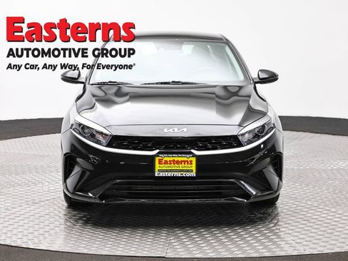 Used 2023 Kia Forte LXS w/ LXS Technology Package FWD image 2