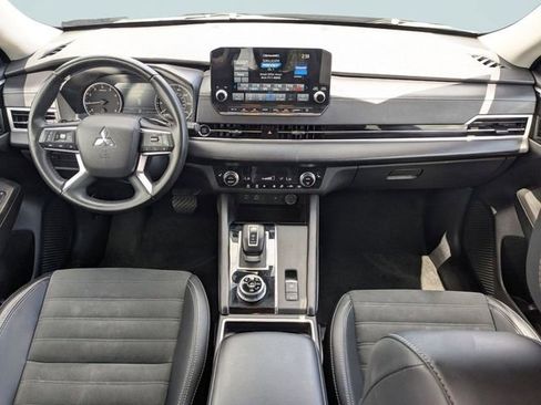 Used 2024 Mitsubishi Outlander SE AWD/4WD image 14