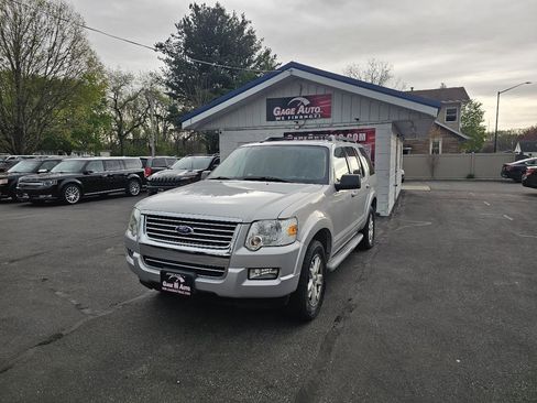 Used 2010 Ford Explorer XLT image 4