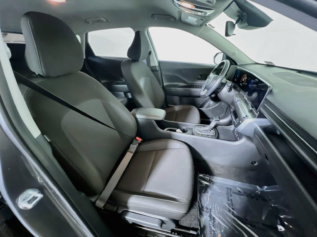 Used 2025 Hyundai Kona SEL AWD/4WD image 23