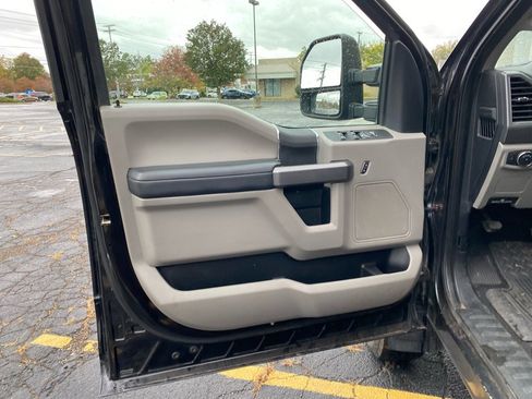 Used 2019 Ford F250 XLT w/ Snow Plow Prep Package image 10