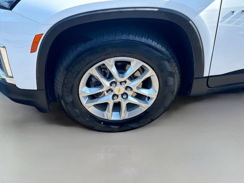 Used 2022 Chevrolet Traverse LS FWD image 29