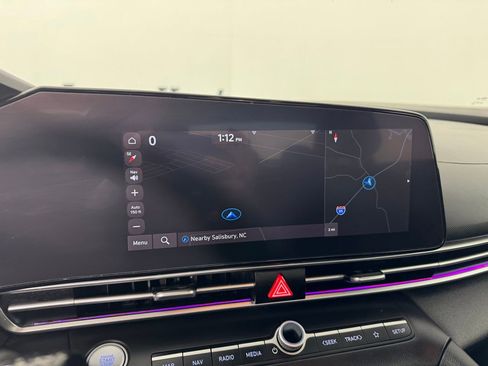 Used 2024 Hyundai Elantra SEL image 16