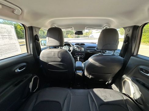 Used 2017 Jeep Renegade Trailhawk AWD/4WD image 14