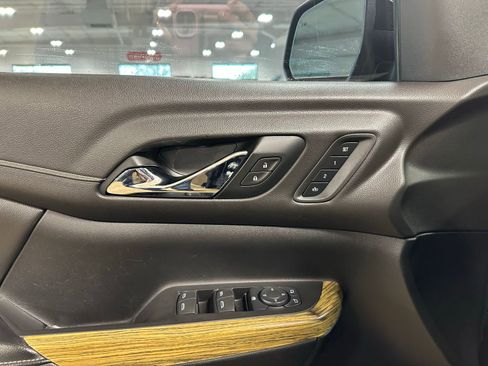 Used 2019 GMC Acadia Denali w/ Technology Package image 12