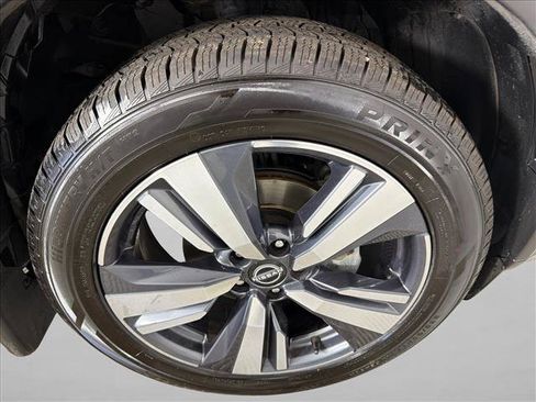 Used 2023 Nissan Rogue SL FWD image 13