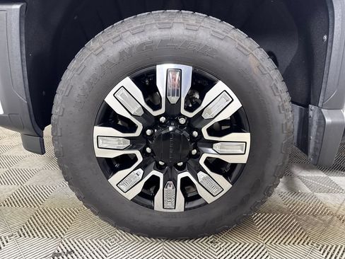 Used 2025 GMC Sierra 3500 Denali w/ Denali Reserve Package AWD/4WD image 9