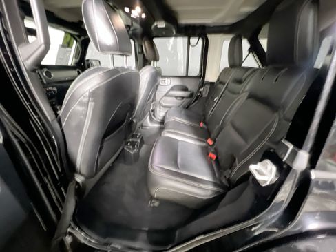 Used 2019 Jeep Wrangler Unlimited Sahara w/ Uconnect 4C Nav & Sound Group AWD/4WD image 29