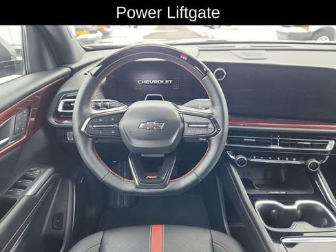 Used 2024 Chevrolet Traverse RS image 21