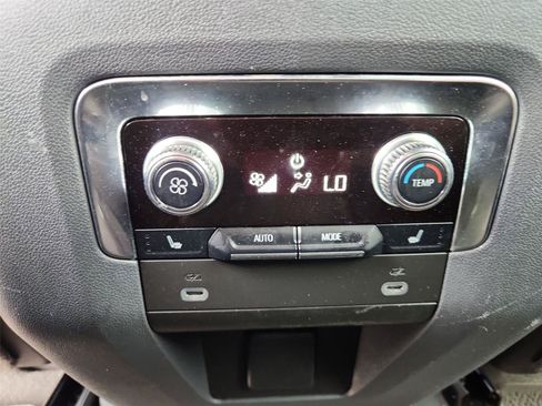 Used 2022 GMC Yukon XL Denali w/ Denali Premium Package RWD image 22