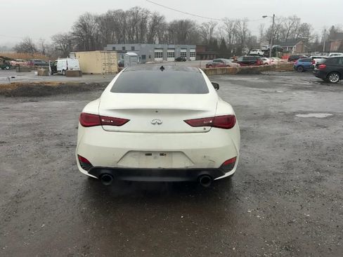 Used 2017 INFINITI Q60 Red Sport 400 image 4