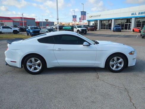 Used 2019 Ford Mustang Coupe RWD image 9