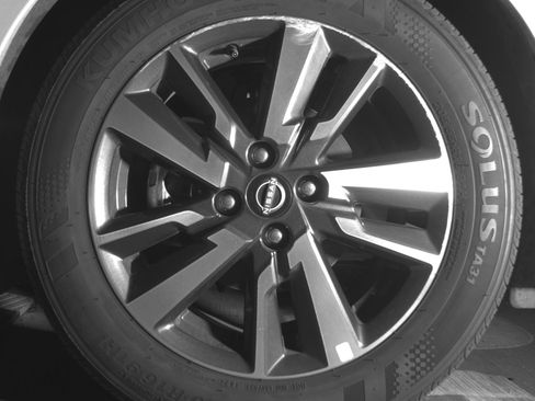 Used 2025 Nissan Versa SV image 12