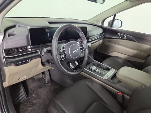 Certified 2026 Kia Carnival LXS FWD image 13