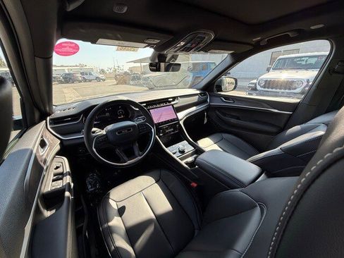 New 2025 Jeep Grand Cherokee L Limited w/ Trailer Tow Package image 20