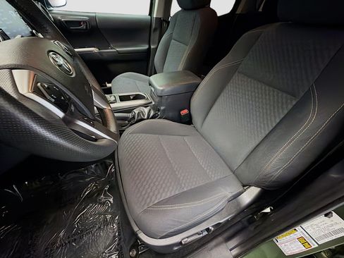 Used 2021 Toyota Tacoma SR5 w/ Technology Package RWD image 11