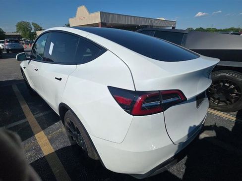 Used 2021 Tesla Model Y Long Range AWD/4WD image 11
