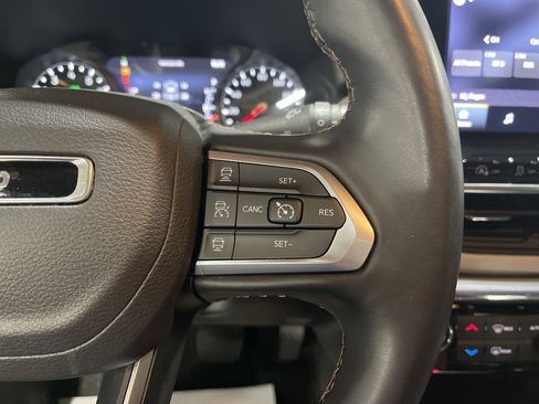 Used 2022 Jeep Compass Limited image 17