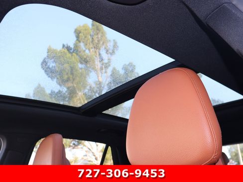 Used 2023 Mercedes-Benz GLC 300 4MATIC w/ Exclusive Trim Package image 5