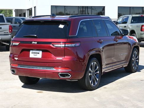Used 2025 Jeep Grand Cherokee Overland w/ Luxury Tech Group IV image 4