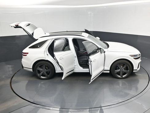 Used 2025 Genesis GV70 3.5T Sport w/ Sport Prestige Package AWD/4WD image 18