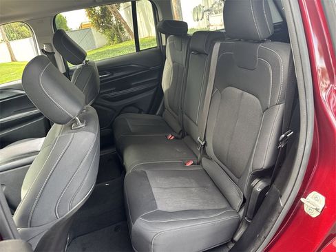 Certified 2024 Jeep Grand Cherokee Laredo image 24