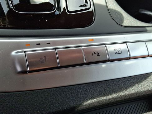 New 2026 Kia Carnival EX FWD image 12