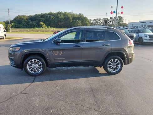 Used 2019 Jeep Cherokee Latitude Plus w/ Comfort/Convenience Group AWD/4WD image 6